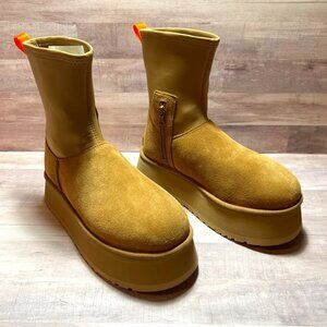 Ugg Women's Chestnut Classic Dipper Platform Boots  Size: 9